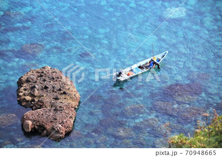ウニ漁の風景・積丹の海 ウニ漁の風景・積丹の海 70948665