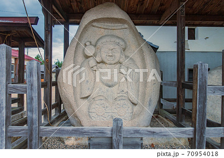 新屋公民館前の大黒天【安曇野市有形文化財】 70954018