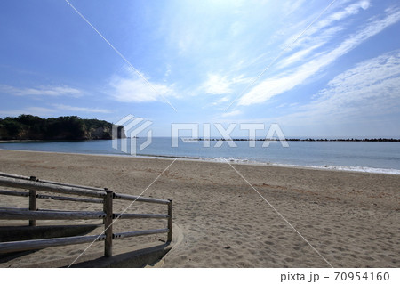 [定額] 真夏の川尻海水浴場 ( 8月 茨城県 日立市 ) 70954160