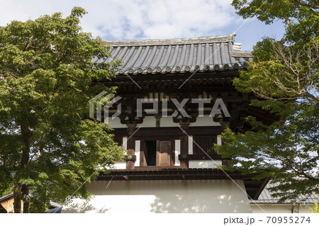 新薬師寺の鐘楼 新薬師寺の鐘楼 70955274