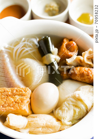 テイクアウトのおでんを熱々にして食卓へ 70958232