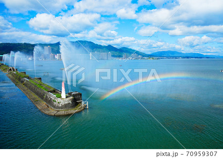 ミシガンより大津港のびわ湖花噴水ショーを望む ミシガンより大津港のびわ湖花噴水ショーを望む 70959307