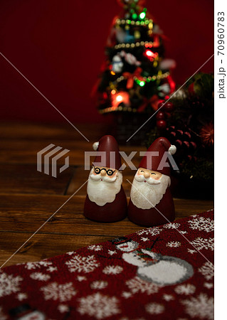 サンタクロースの人形 クリスマスイメージの写真素材