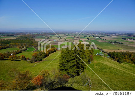 新嵐山スカイパーク展望台の秋 70961197