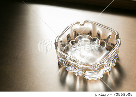 喫煙や禁煙をイメージさせる灰皿の画像 喫煙や禁煙をイメージさせる灰皿の画像 70968009