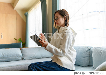 女性ポートレート 女性ポートレート 70970525