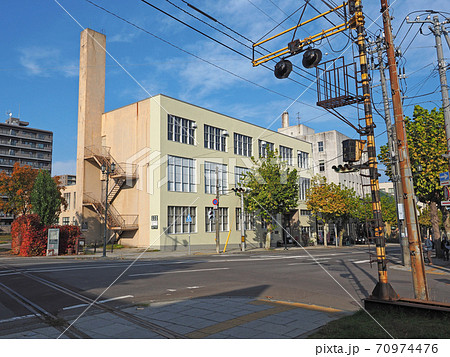 小樽　旧国鉄手宮線と市立小樽文学館・美術館 70974476