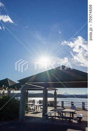 挟山湖　山口貯水池ダム　富士山を眺める 70974606