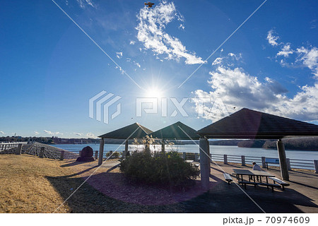 挟山湖　山口貯水池ダム　富士山を眺める 70974609