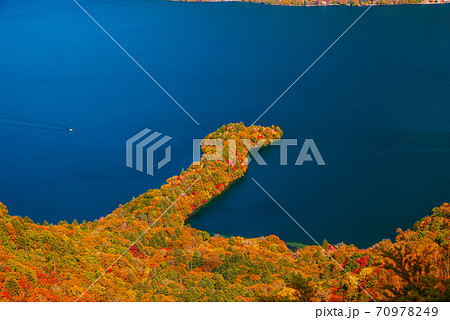 秋の日光・半月山展望台からの景色・八丁出島【栃木県】 70978249