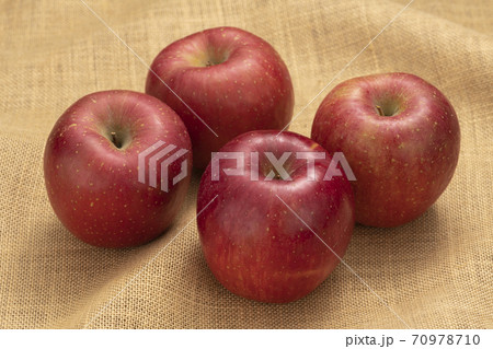 林檎【秋の味覚】 林檎【秋の味覚】 70978710
