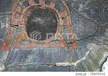 鎌倉の大仏「大仏の胎内(大仏の頭)」色鉛筆画風 鎌倉の大仏「大仏の胎内(大仏の頭)」色鉛筆画風 70979542