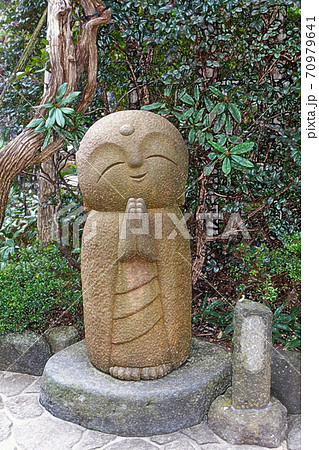 鎌倉(長谷寺)の「和み地蔵」色鉛筆画風 70979641