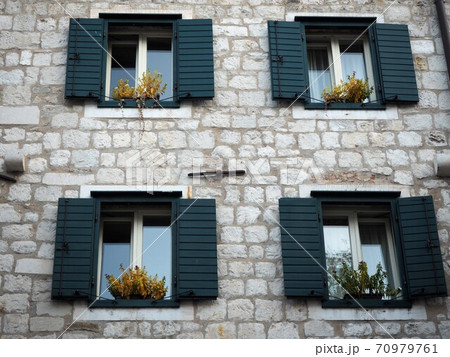 ヨーロッパの窓の写真素材