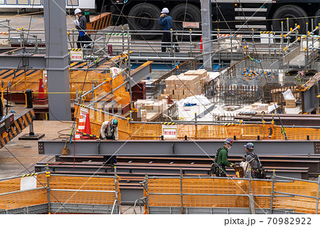 鉄骨吊り　荷揚げ　とび職　鳶　鉄骨工事 70982922