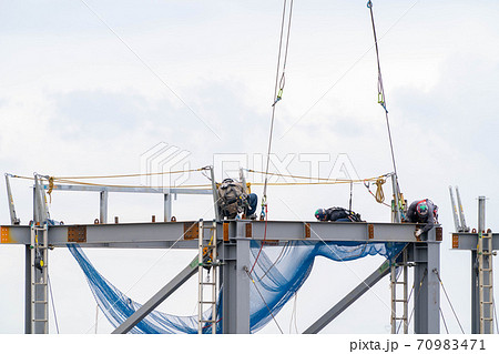 とび職人　高所作業　鳶　労働者 70983471
