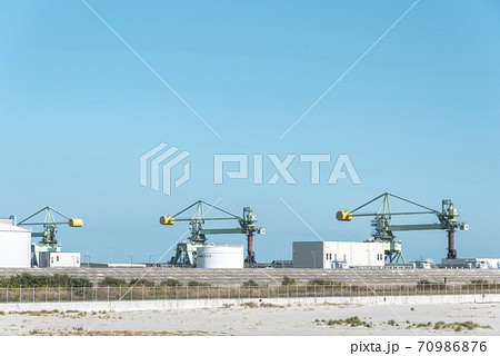 石炭火力のアンローダー 70986876