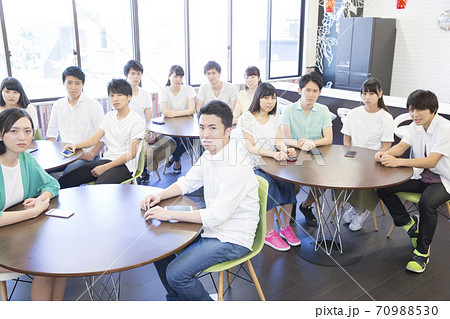専門学生 70988530