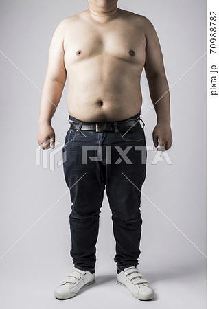 メタボの男性 70988782
