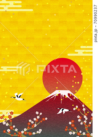 2021年年賀状　赤富士と梅と鶴 70990237