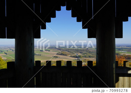 新嵐山スカイパーク展望台の秋 70993278