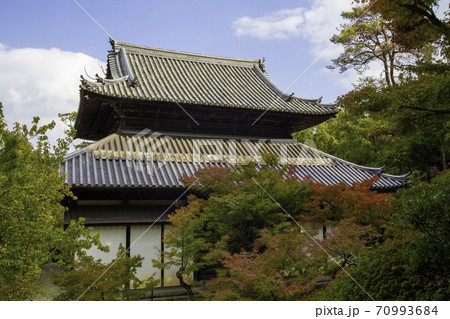 岡山県総社市の井山宝福寺秋の紅葉シーズン、紅葉が染まり始める 岡山県総社市の井山宝福寺秋の紅葉シーズン、紅葉が染まり始める 70993684