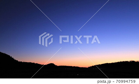 朝焼け、夕焼け。メルヘンの世界 朝焼け、夕焼け。メルヘンの世界 70994759