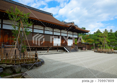 仁和寺　宸殿と南庭 70997809