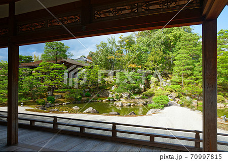 仁和寺　宸殿と北庭 70997815
