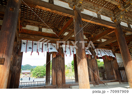 仁和寺　仁王門 70997909