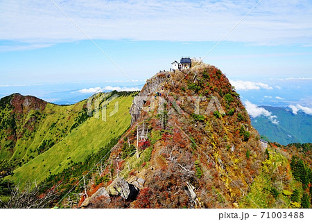 石鎚山　天狗岳からみる弥山　石鎚神社 71003488