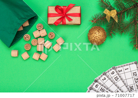 Wooden kegs with bag and cards for a game in lotto Wooden kegs with bag and cards for a game in lotto 71007717