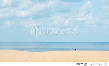 鳥取砂丘 71007794