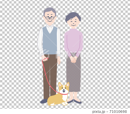 シニア夫婦とコーギー 71010698