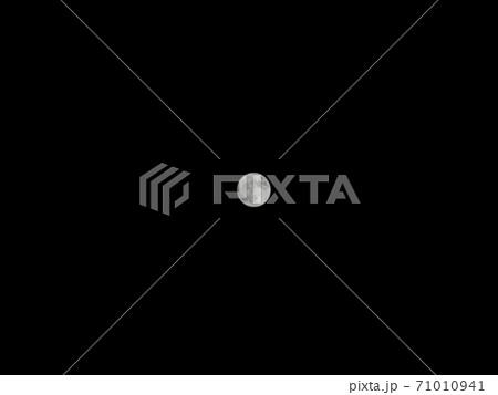 夜の満月 71010941