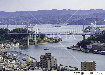 新尾道大橋と尾道水道　広島県尾道市 71011527
