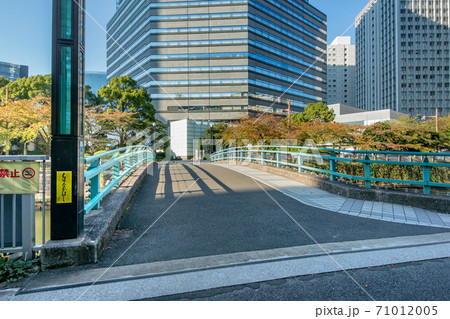 東京都品川区の目黒川に掛かる森永橋 71012005