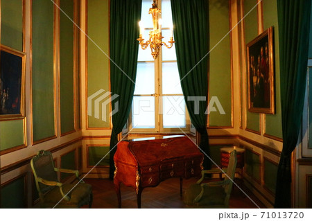 ドイツ・ミュンヘン市内の観光スポット、ニンフェンブルク城 71013720