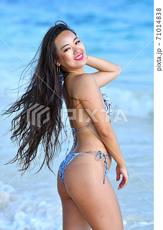 ビキニ女子 71014838