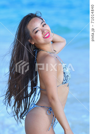 ビキニ女子 71014840