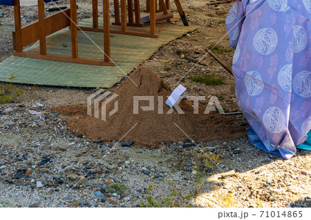 地鎮祭に使われる砂山 71014865