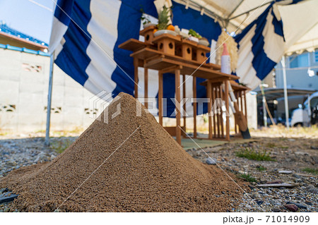地鎮祭に使われる砂山 71014909