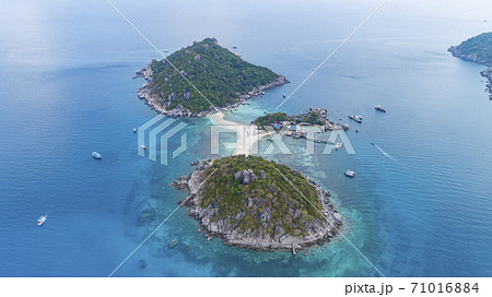 Aerial view Drone shot of Koh Nang Yuan Beautiful small island in surat thani Thailand. 71016884