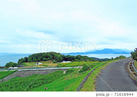 【香川】豊島 曇天の豊島棚田からの景色 【香川】豊島 曇天の豊島棚田からの景色 71016944