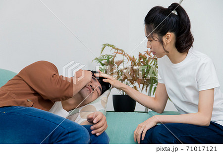 人 女性 女の人 71017121