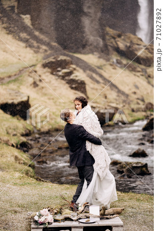 Destination Iceland Wedding Near Kvernufoss の写真素材