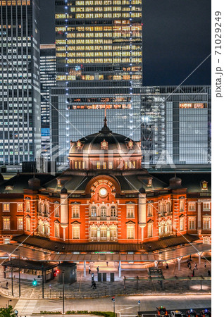 東京駅 夜景 71029249
