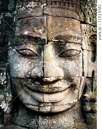 アンコールワット クメールの微笑みの写真素材 [71029982] - PIXTA