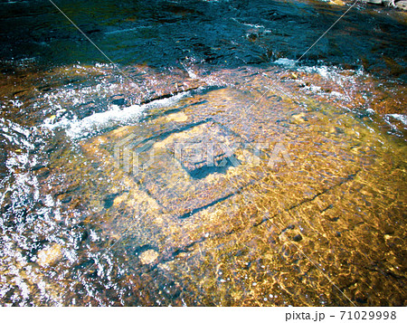 アンコールワット　クバール・スピアンの遺跡 71029998