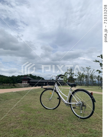 公園 自転車 雲 71033208